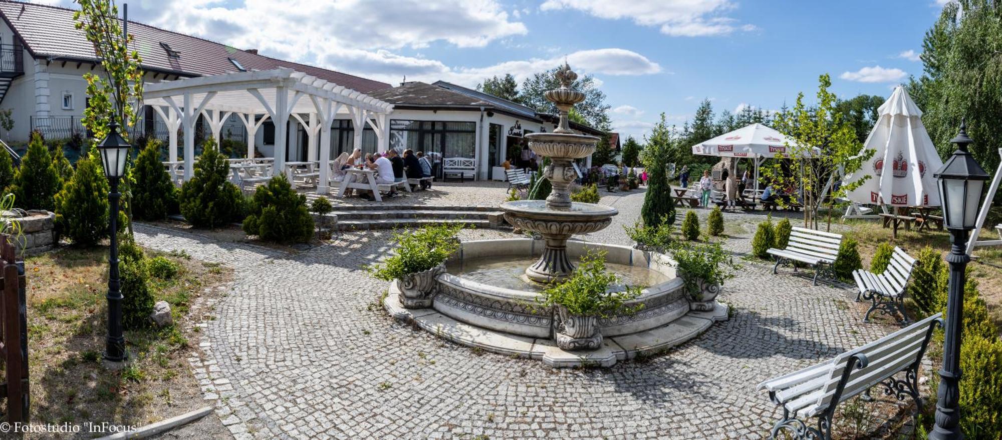 Forteca, Pokoje Goscinne Nad Stawem Dzierzoniow Luaran gambar